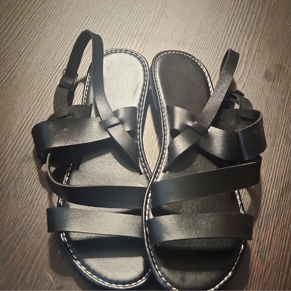 The Unbranded Brand Shoes - Women's Black Strappy Sandals